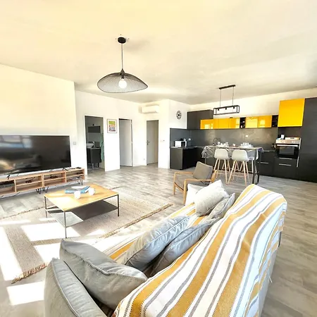 Centre Cours Napoleon * Ajaccio (Corsica)