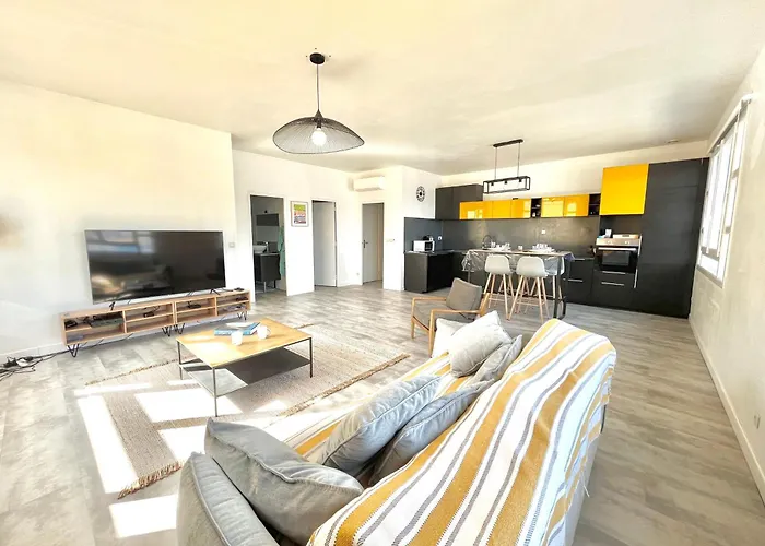 Centre Cours Napoleon * Ajaccio (Corsica)